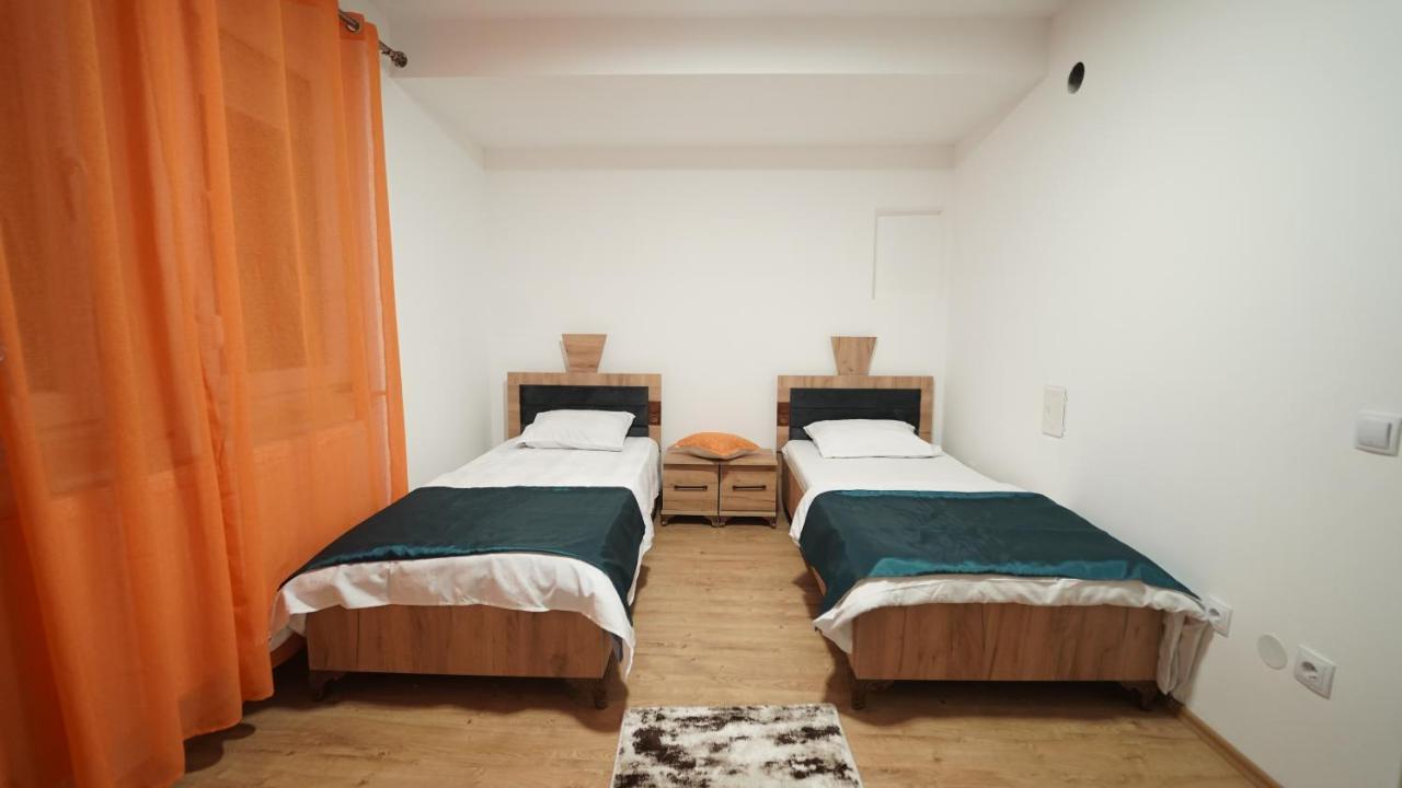 Madigan'S Hotel Kosovo Polje Exteriér fotografie