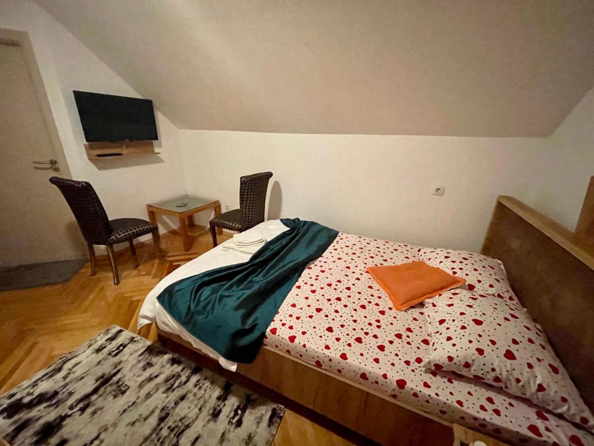 Madigan'S Hotel Kosovo Polje Exteriér fotografie