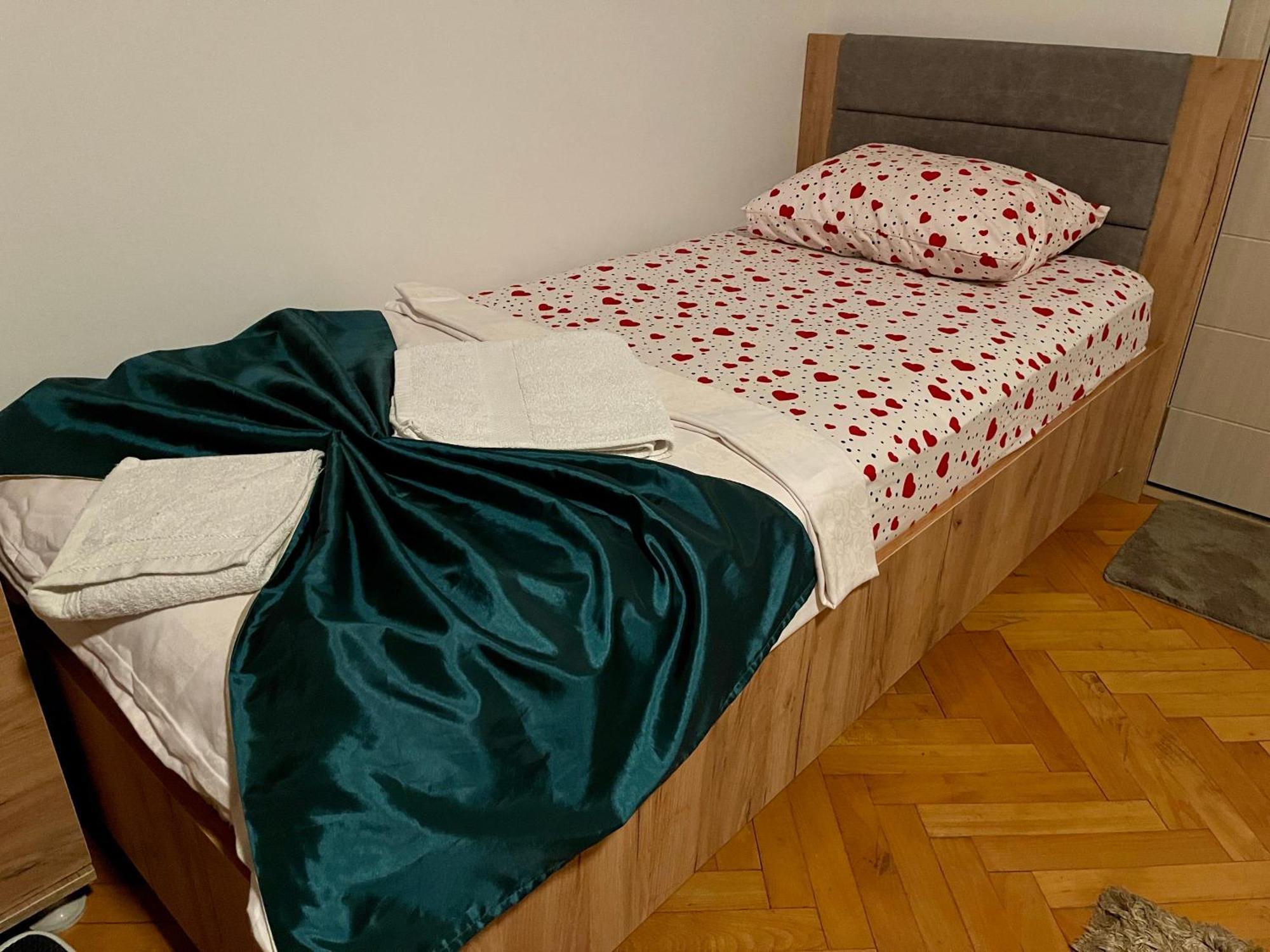 Madigan'S Hotel Kosovo Polje Exteriér fotografie