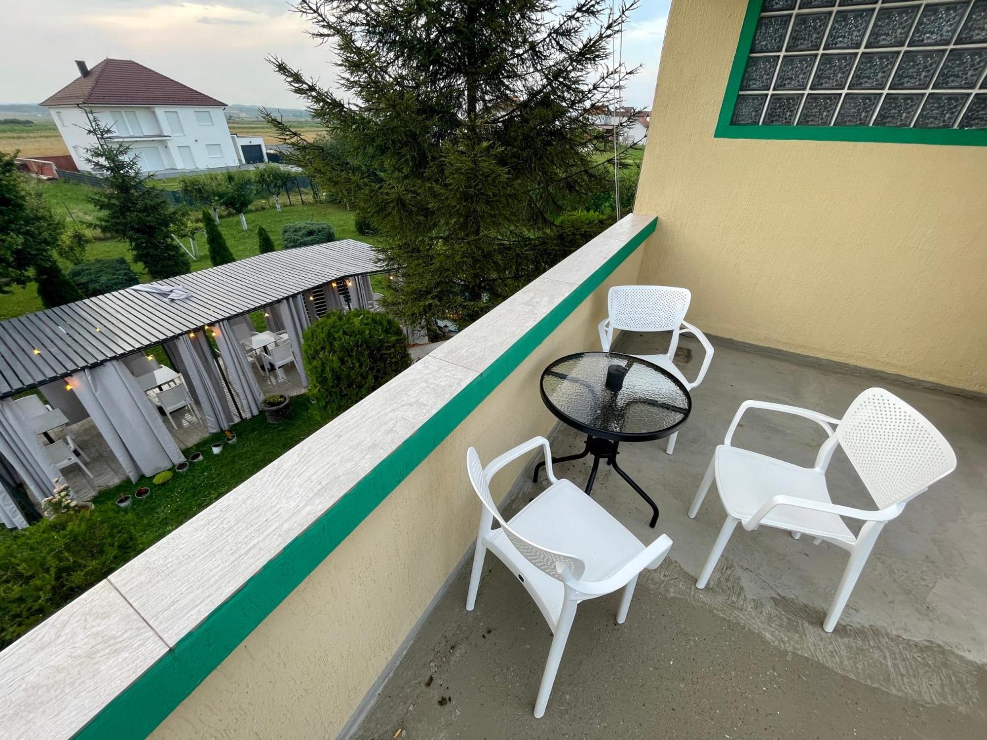 Madigan'S Hotel Kosovo Polje Exteriér fotografie
