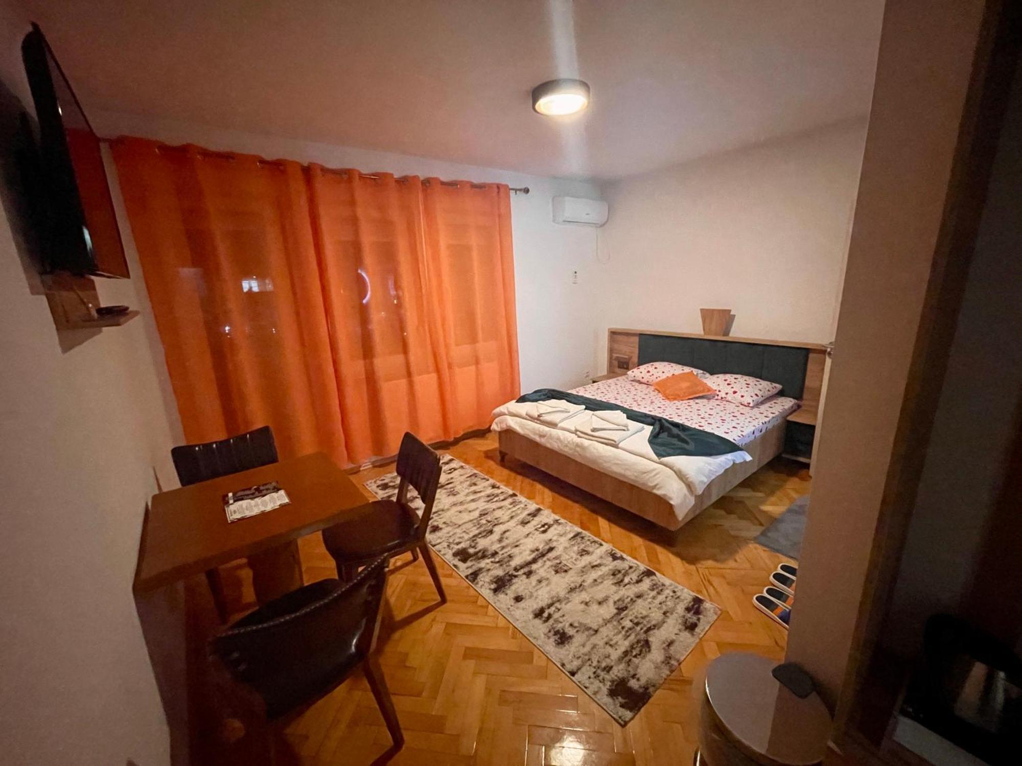 Madigan'S Hotel Kosovo Polje Exteriér fotografie