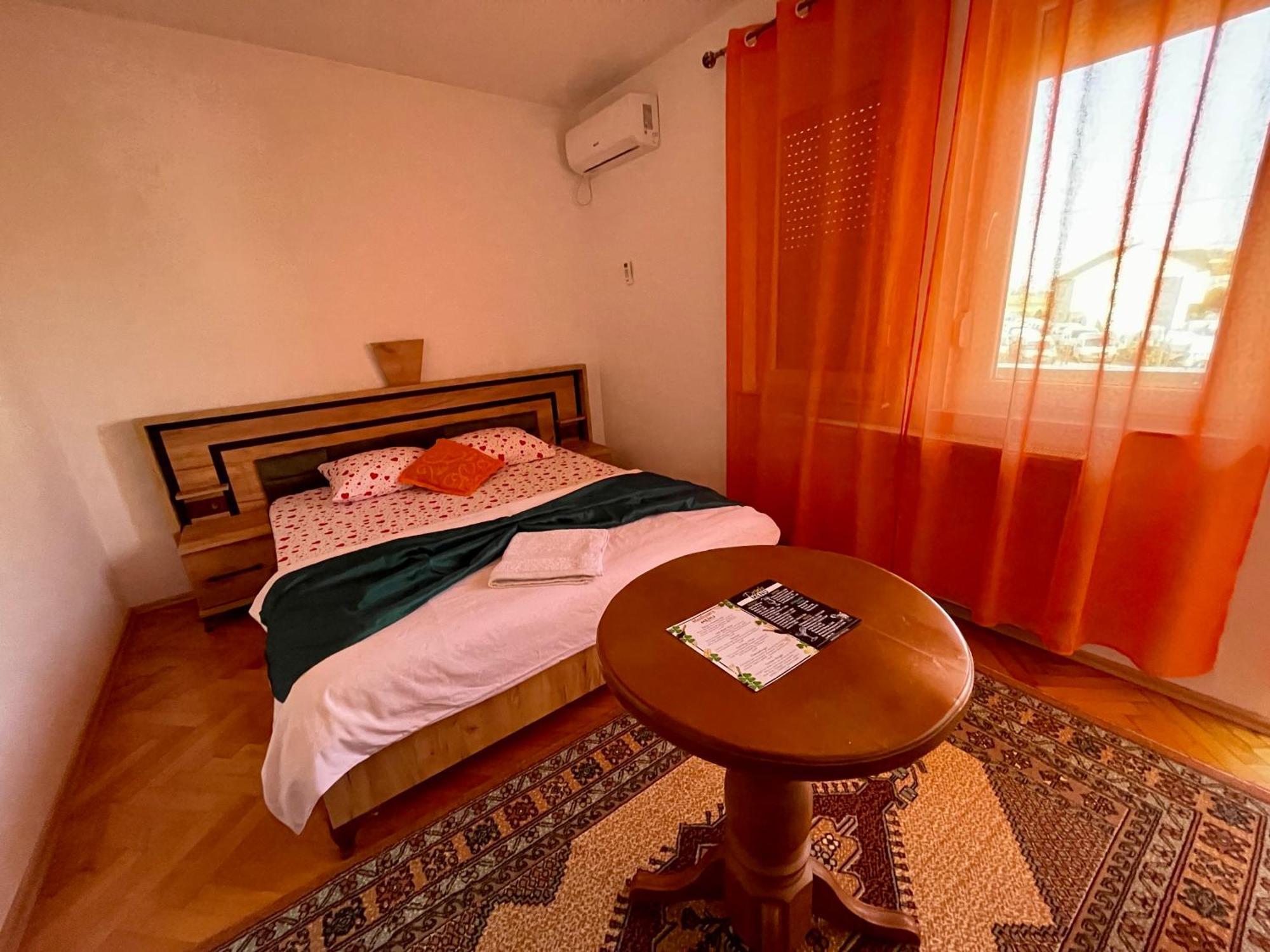 Madigan'S Hotel Kosovo Polje Exteriér fotografie