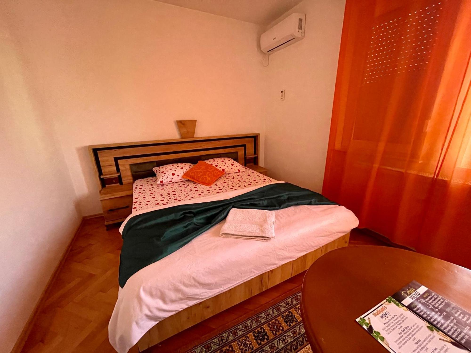 Madigan'S Hotel Kosovo Polje Exteriér fotografie