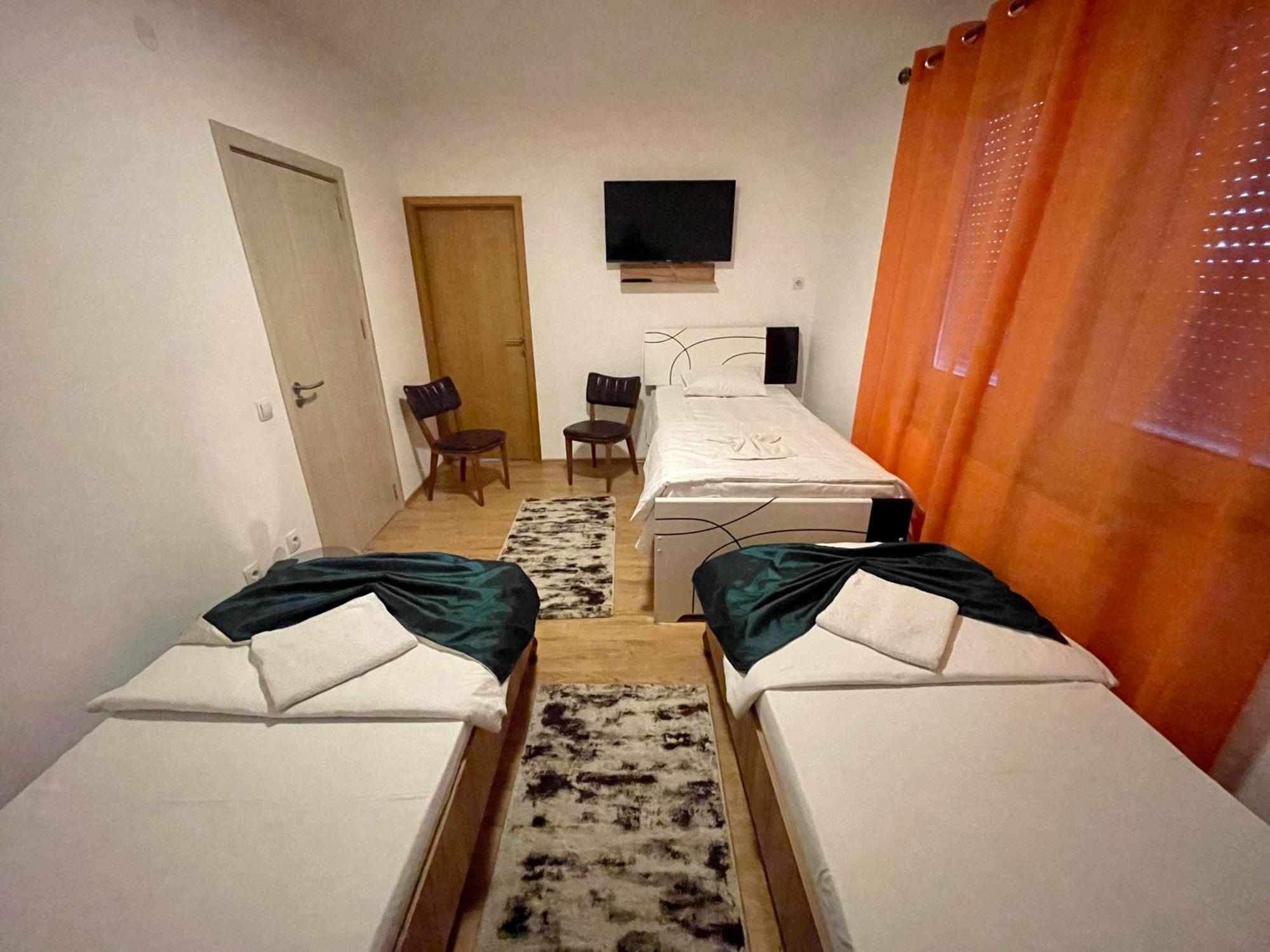 Madigan'S Hotel Kosovo Polje Exteriér fotografie